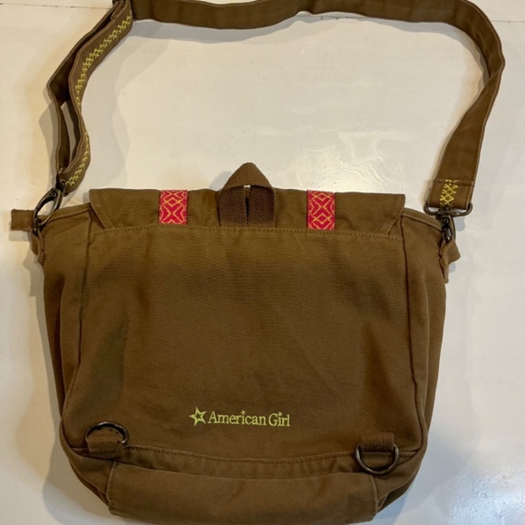 American Girl Canvas travel crossover shoulder backpack brown like new. - Picture 4 of 7